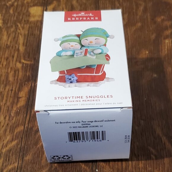 Hallmark Keepsake Making Memories "Storytime Snuggles" by Tammy Haddix Ornament - Picture 3 of 4